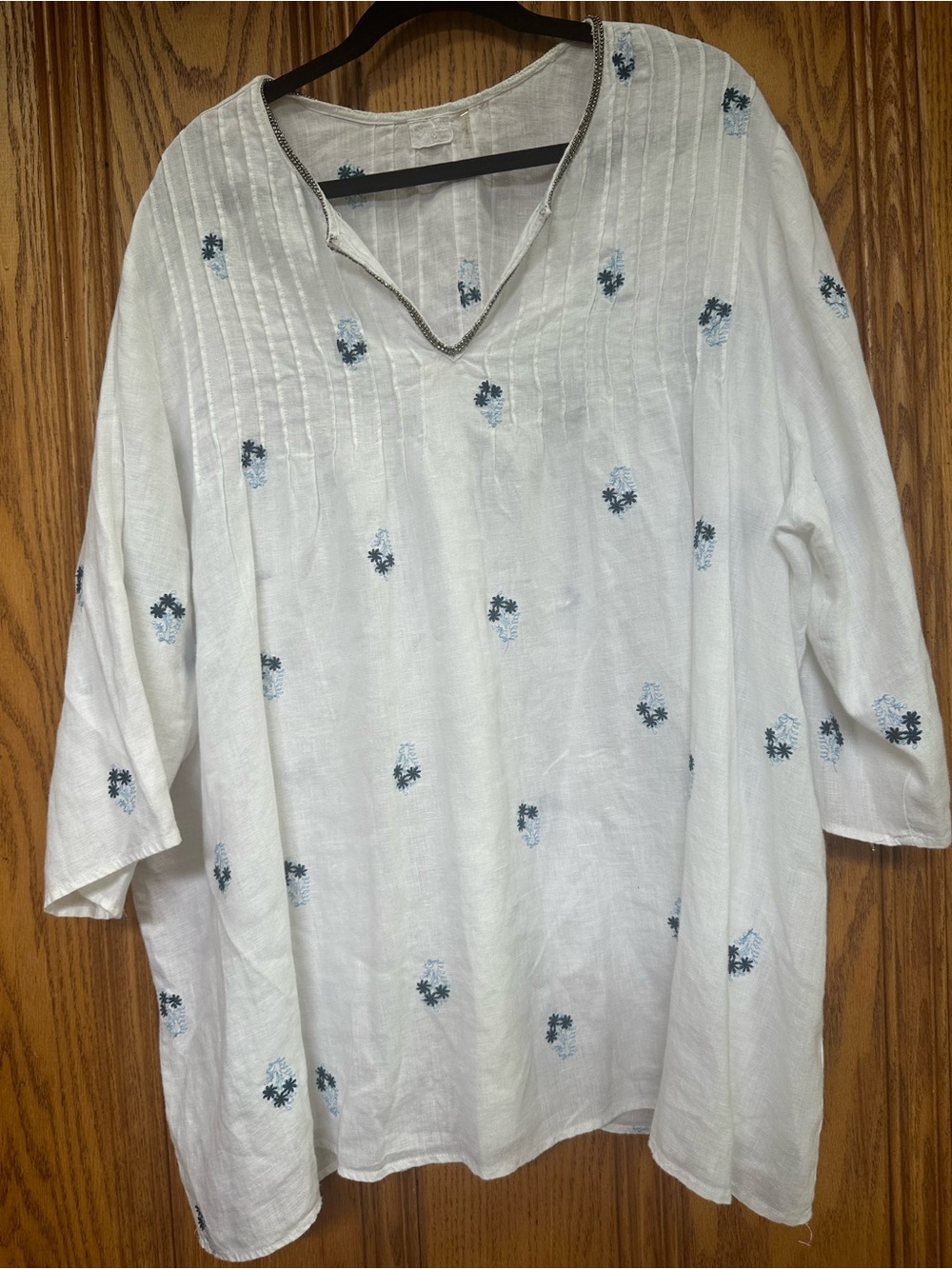Symple NYC white 100% Linen White Shirt with Navy Floral Embroidery PLUS SIZE 3x